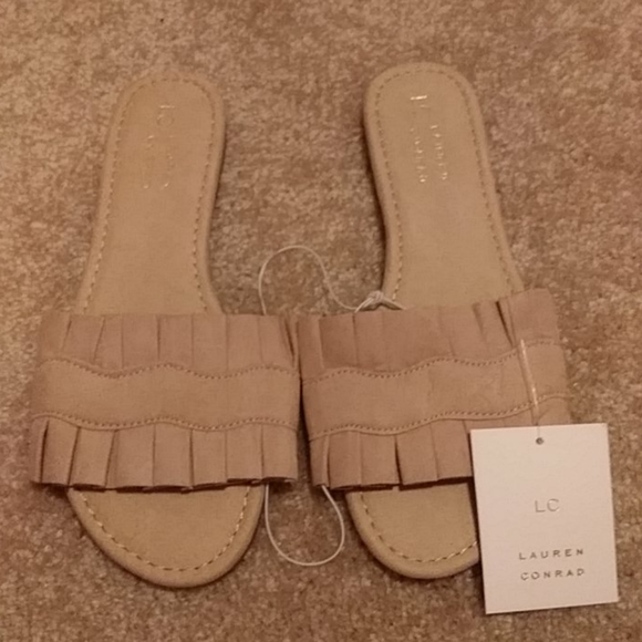 Shoe - Picture 7 of 8